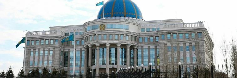 Замглавы администрации Токаева: Россия не сможет обойти санкции через Казахстан